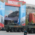 Языковые модели посоревновались в создании стихотворения на тему Победы