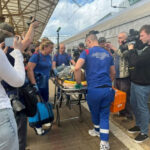 «Мы приняли помощника машиниста, спросили, что с его начальником»: потерпевшие в крушении поезда под Брянском рассказали о пережитом кошмаре